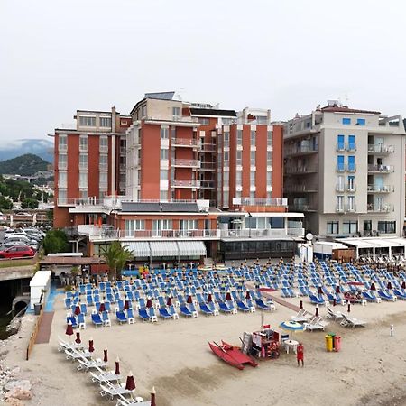 פייטרה ליגורה Hotel & Residence Stella Maris מראה חיצוני תמונה